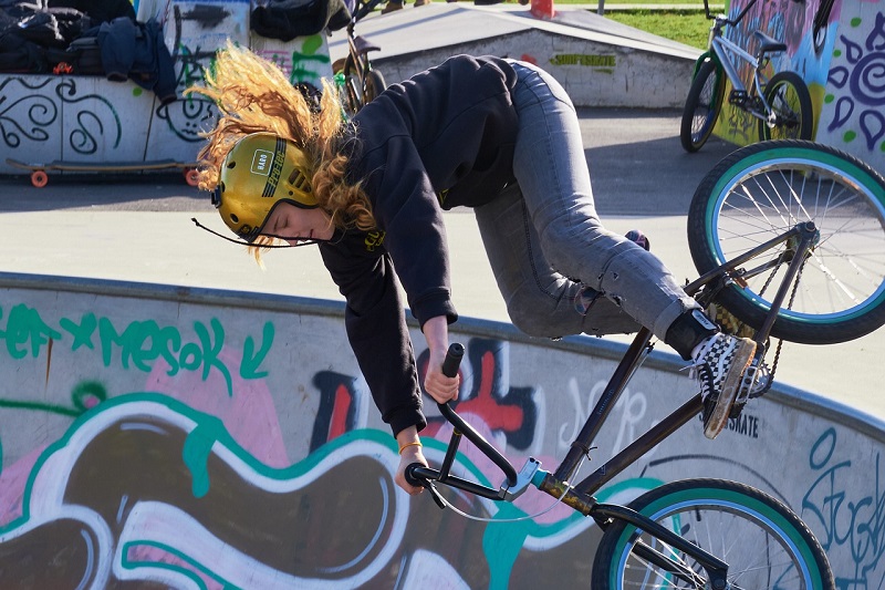Tips for Picking the Right BMX Bike a BMX Rider Doing Tricks in a Skate Park